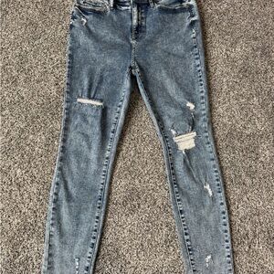 Judy Blue Distressed Skinny Jeans in Blue